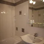 호텔 Trianon 2*