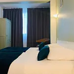 Trianon 2* 투르