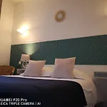 Trianon 호텔