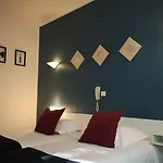 Trianon 호텔 2*