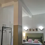 호텔 Trianon 2*