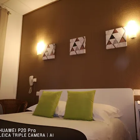 Trianon Hotel Tours