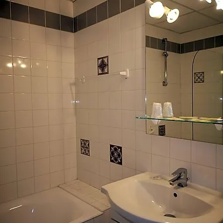 Trianon Hotel 2*