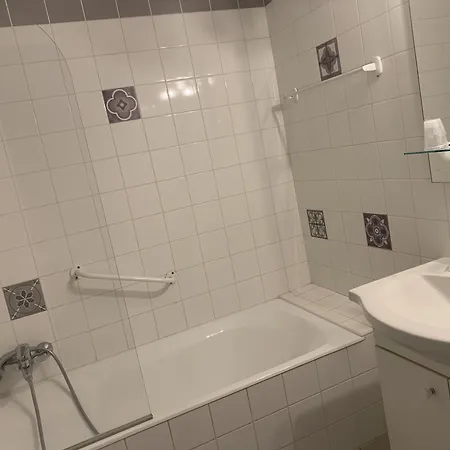 Trianon Hotel 2*
