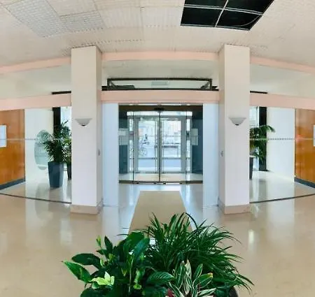 Trianon Hotel Tours